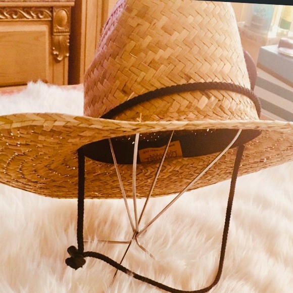 Accessories - Huge Shadow Straw Hat 👒